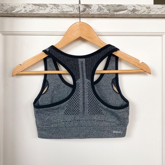 5/$50 🌷🌼🌿 DIADORA Grey Racerback Sports Bra Size S - Picture 4 of 6